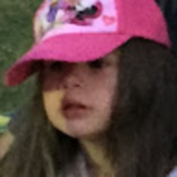 Zoe Gillert - Poshmark Profile Picture of Zoe Gillert (@zgillert2012) on Poshmark