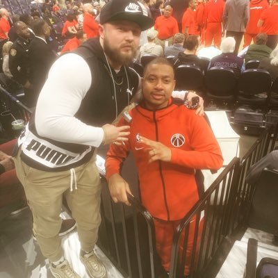 Profile Picture of Andy Whitworth (@AndyWhitworth7) on Twitter