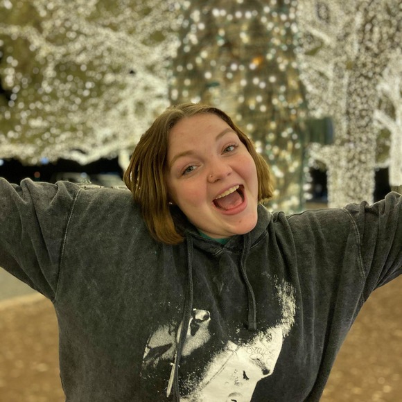 Profile Picture of Ryleigh Leifeste (@rleifeste) on Poshmark