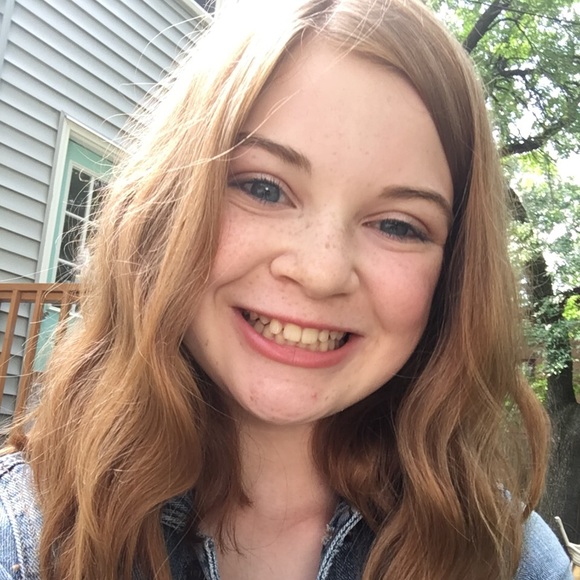 Profile Picture of Abby Moredock (@abadu190) on Poshmark