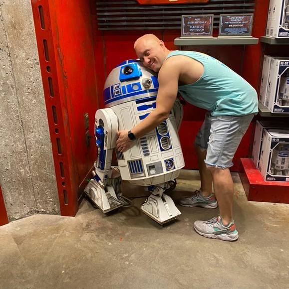 Profile Picture of Rupert Medina (@medina5248) on Poshmark