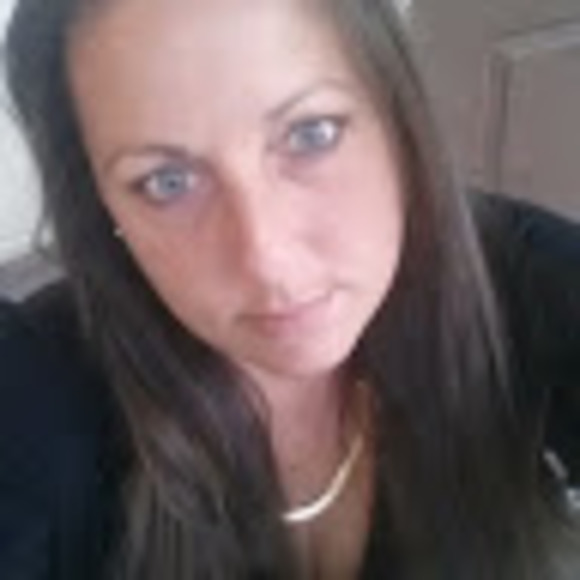 Profile Picture of Becka Varallo (@beckav76) on Poshmark