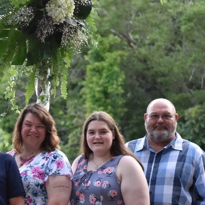 Profile Picture of Hayley Hellenbrand (@comet71) on Twitter