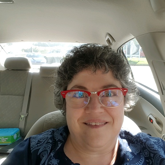 Profile Picture of Pam Mcclain (@jonathanpcm) on Poshmark