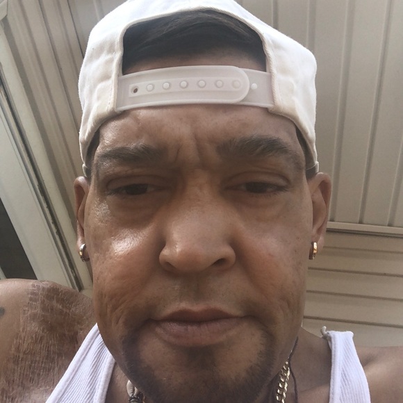 Profile Picture of David Ruiz (@ruizdavid422) on Poshmark