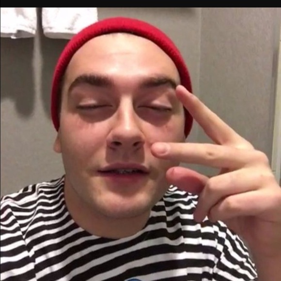 Profile Picture of Dylan Thorpe (@thorpebigd) on Poshmark