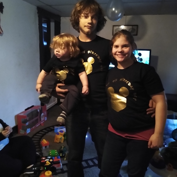 Profile Picture of Shawna Shields (@shawnashields16) on Poshmark