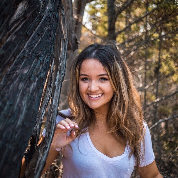 Profile Picture of Jenna Varner (@jennav949) on Poshmark