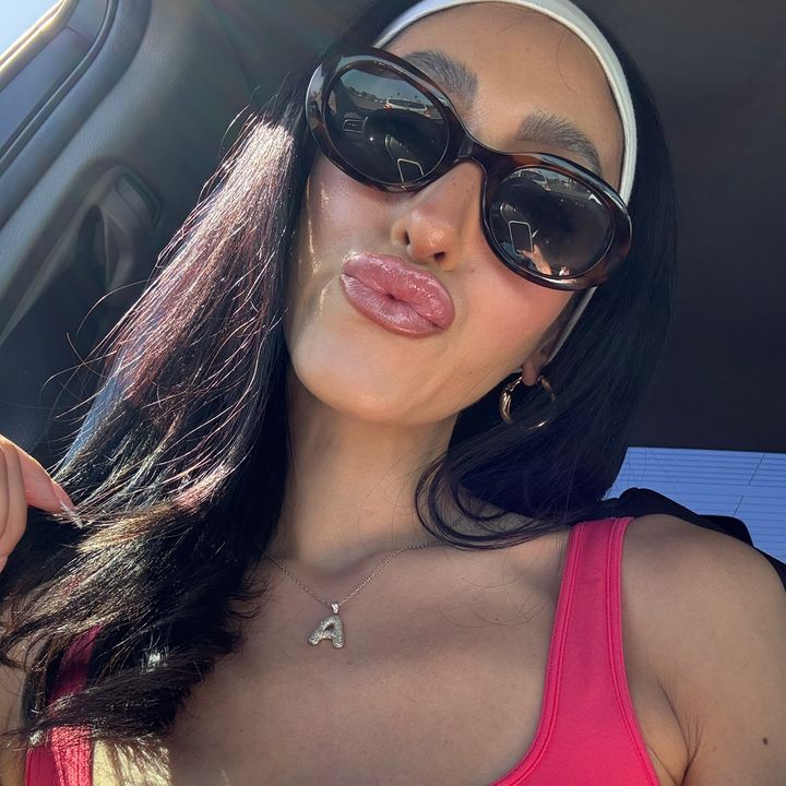 Profile Picture of Debbie Chavez (@@debbee_xo) on Tiktok