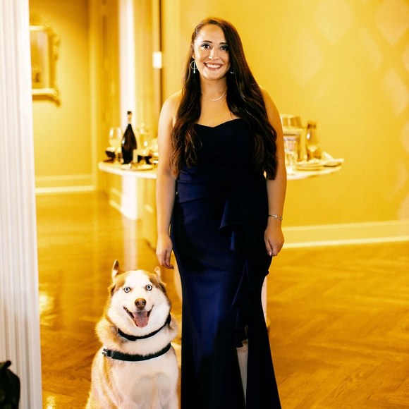 Profile Picture of Courtney Bertholf (@cbertholf) on Poshmark