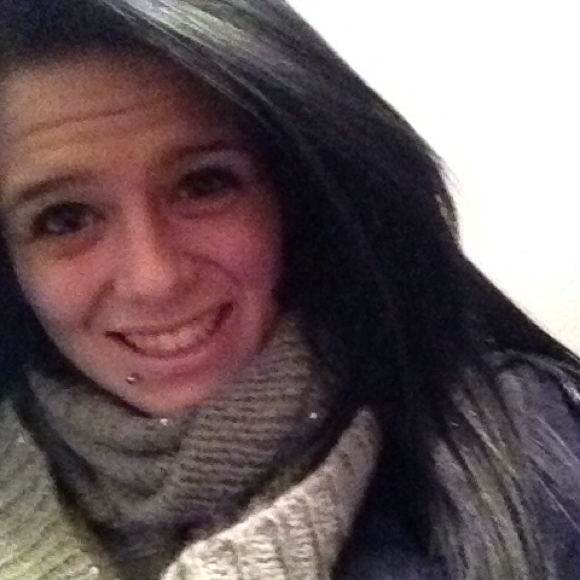 Profile Picture of Nicole Jehnke (@nicoleee) on Poshmark