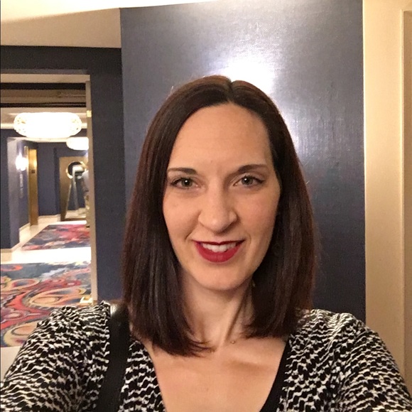 Profile Picture of Wendy Marold (@wmarold) on Poshmark