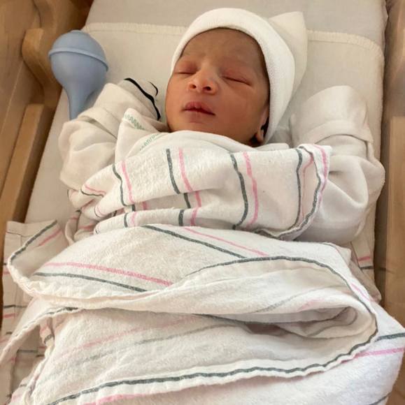 Profile Picture of Vianka Moreta (@viankafeliz11) on Poshmark