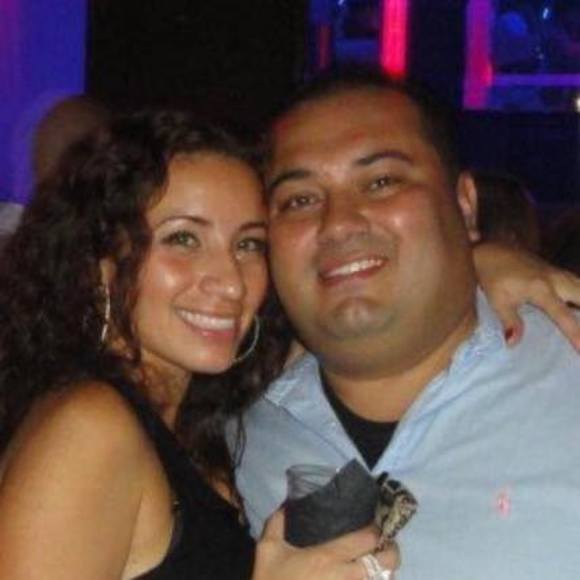 Profile Picture of Alejandra Loaiza (@alejandraloaiza) on Poshmark