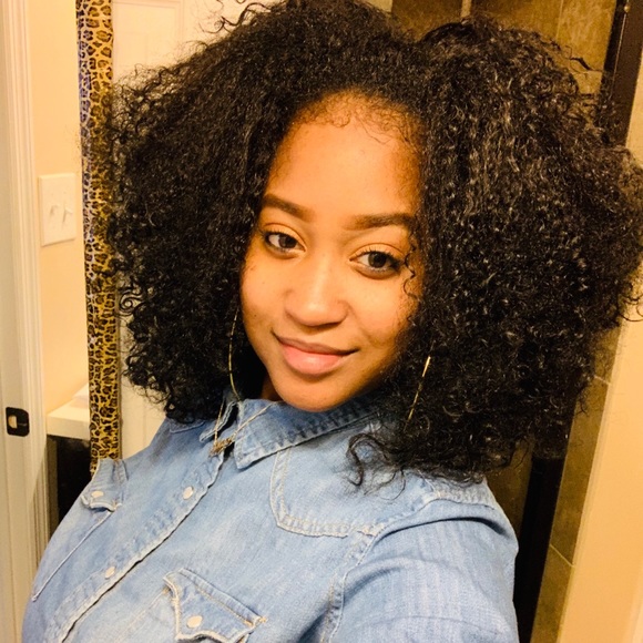 Tenierra Ouzts - Poshmark Profile Picture of Tenierra Ouzts (@tendanielle) on Poshmark