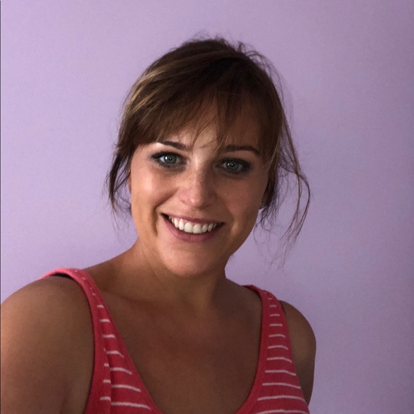 Profile Picture of Alicia Misiak (@alicoa28) on Poshmark