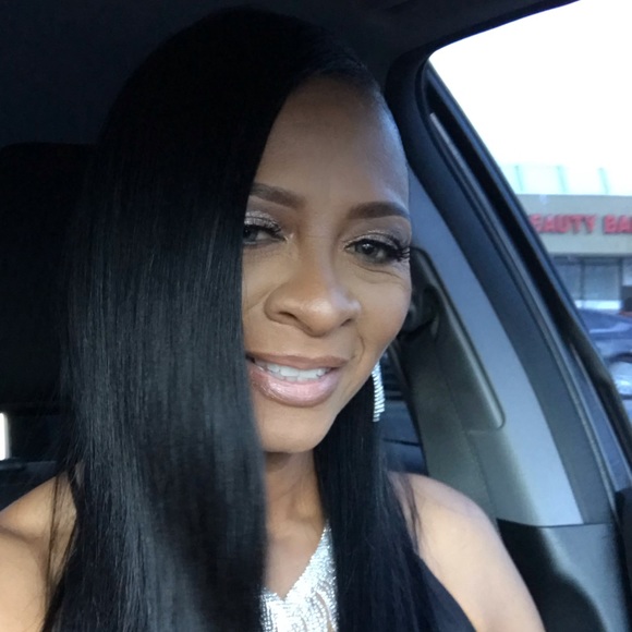 Profile Picture of Tonja Nunnally (@teenunn) on Poshmark