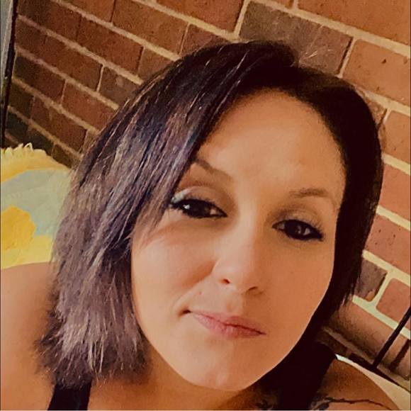 Profile Picture of Catherine Calby (@catherinecalby) on Poshmark