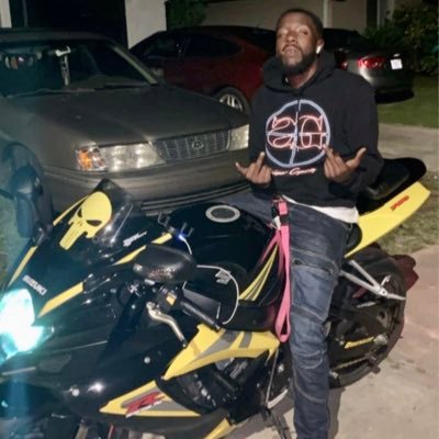 Profile Picture of *Its Bill 4xS* (@DamnYuFly) on Twitter