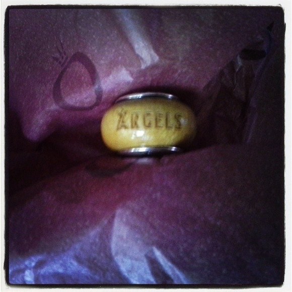 Profile Picture of Rosa Uceda (@ruceda) on Poshmark