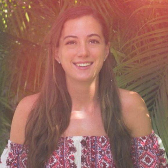 Kate Racanelli - Poshmark Profile Picture of Kate Racanelli (@katerac) on Poshmark