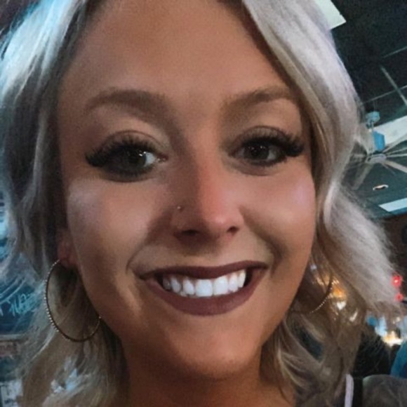 Profile Picture of Kaitlin Manning (@dancechick1181) on Poshmark