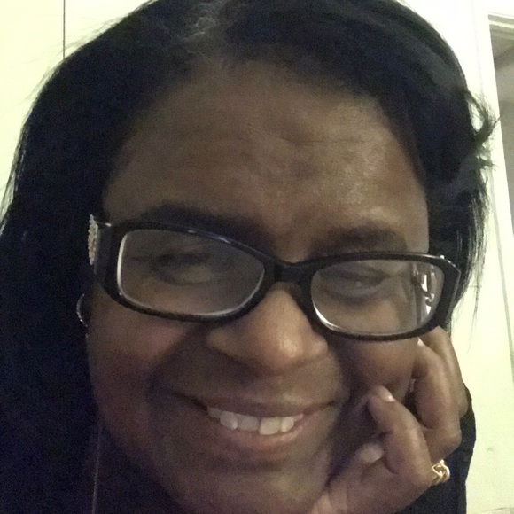 Profile Picture of Rayshell Scoggins (@rayshells) on Poshmark