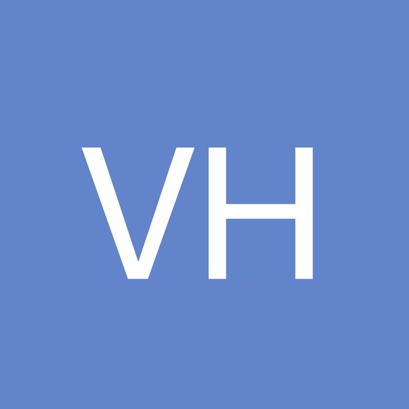 Profile Picture of Vicky Holt (@vickyholt) on Poshmark