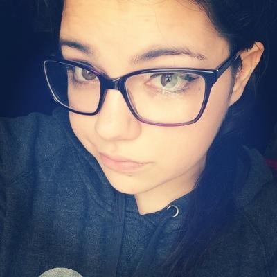 Profile Picture of April Donahue (@@mamaD1387) on Twitter