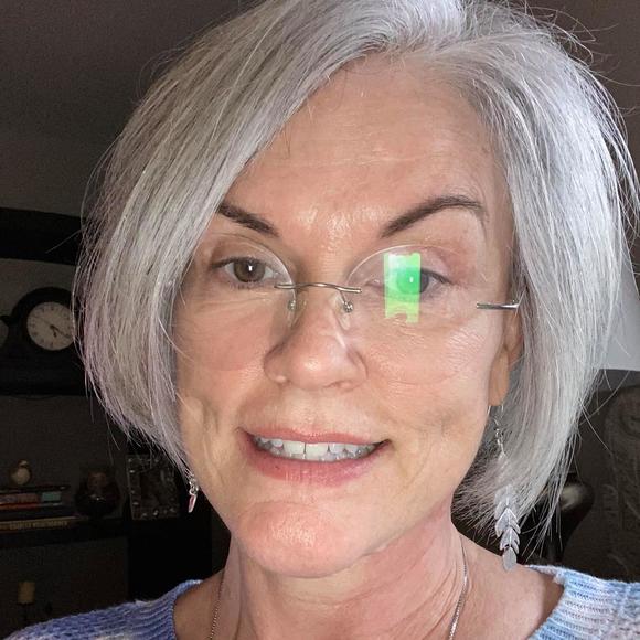 Profile Picture of Nancy Robasciotti (@nrobasciotti) on Poshmark