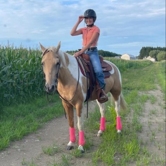 Profile Picture of Jessy jane Keating (@jessyktg) on Poshmark