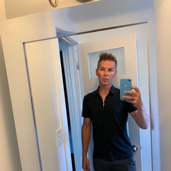 Profile Picture of Kris Orchard (@krisorchard) on Poshmark