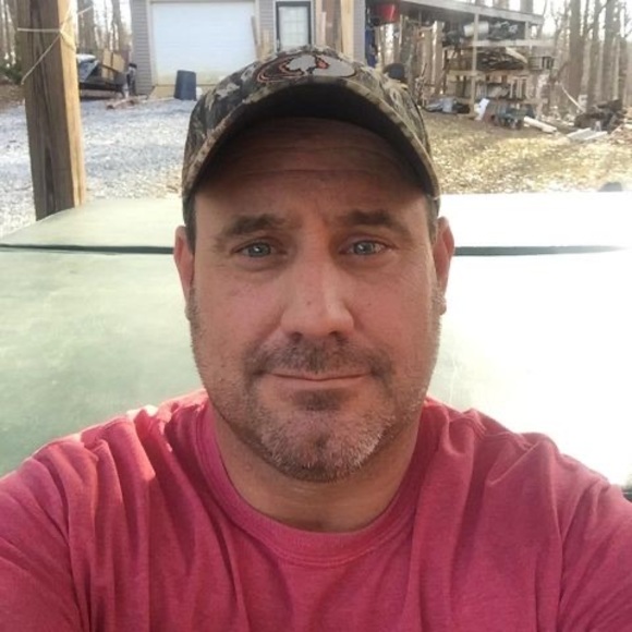 Profile Picture of Michael Dabrowski (@michaeldabrowsk) on Poshmark