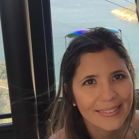 Profile Picture of Luciana Wehbe (@lucianaw) on Poshmark