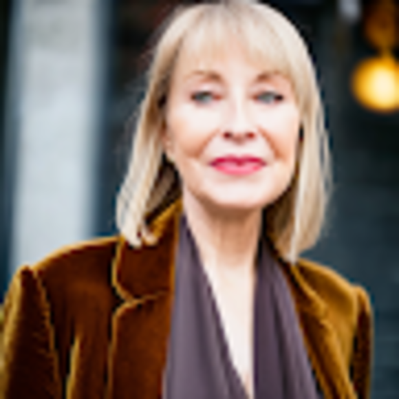 Profile Picture of Chrisanna Wright (@chrisannalmhc) on Poshmark