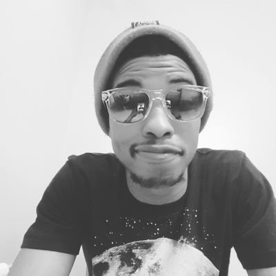 Profile Picture of Alexander Askew (@_stophappytime_) on Twitter