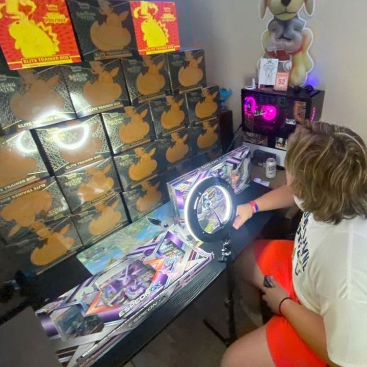 Profile Picture of Coles (@pokestacks) on Tiktok