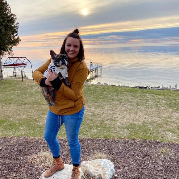 Profile Picture of Andrea Mayer (@reamayer) on Poshmark