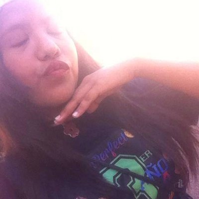 Profile Picture of Emily Frnandez (@Alexandra6Riggs) on Twitter