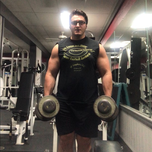 Profile Picture of Maximilian Wagner (@maxzwagner) on Poshmark