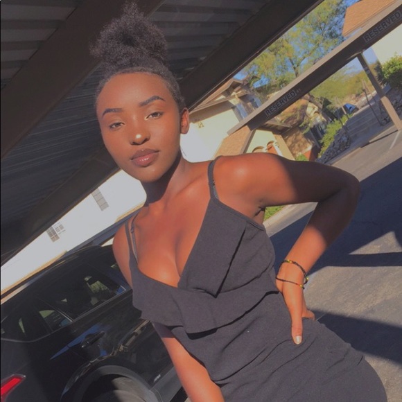 Profile Picture of Sandrine Sandrine (@ssandrine) on Poshmark