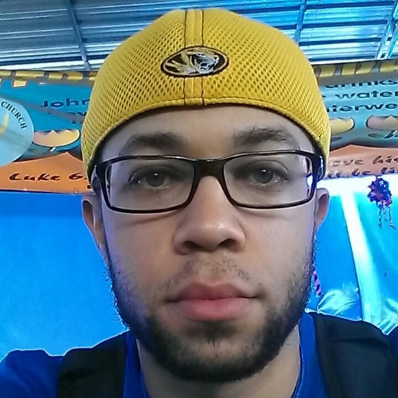 Profile Picture of Aaron Cole (@adck9d) on Poshmark