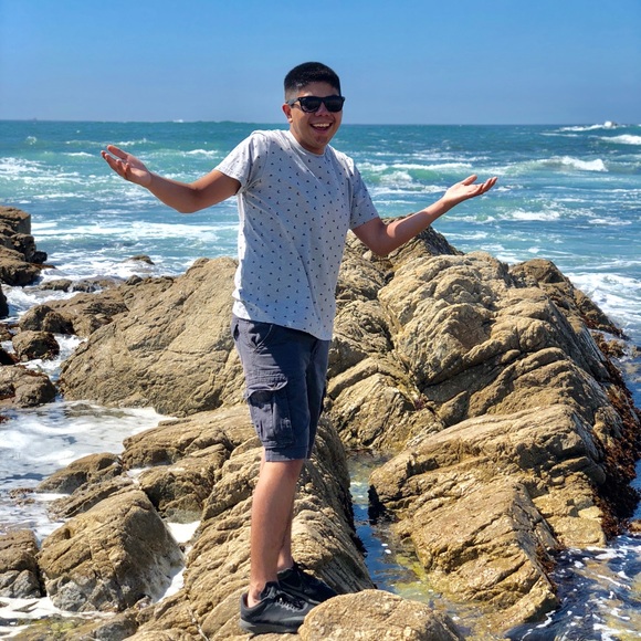 Profile Picture of Alexander Huizar (@a_huizar3) on Poshmark