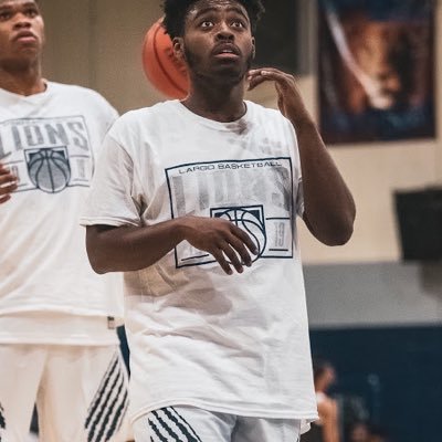 Profile Picture of Calvin Wright 🏀 (@Cbro_21) on Twitter