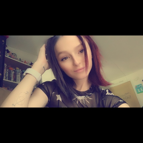 Profile Picture of Brenda Gnagy (@brenda_2k16) on Poshmark