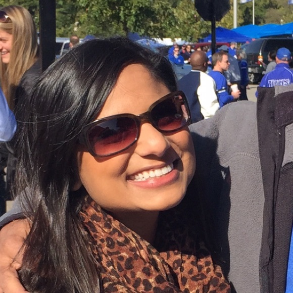 Profile Picture of Leah Singh (@leahjai) on Poshmark