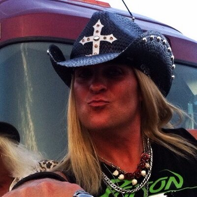 Profile Picture of Justin Collet (@justincollet) on Twitter