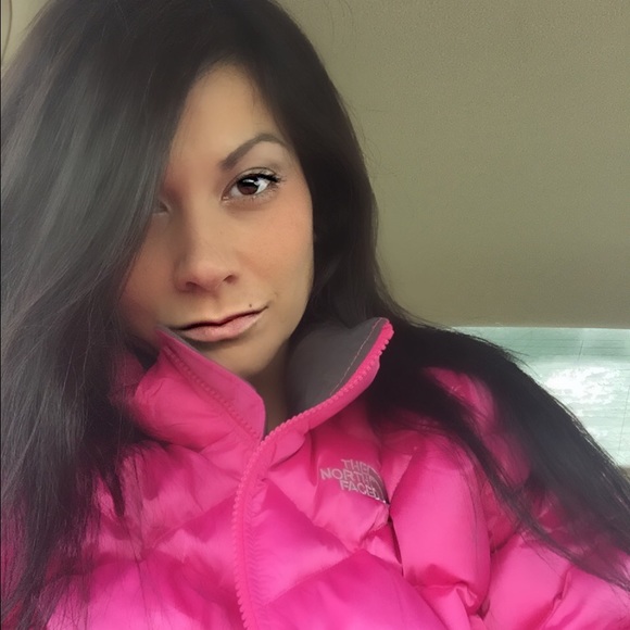 Profile Picture of Ashley Jurn (@amjurn) on Poshmark
