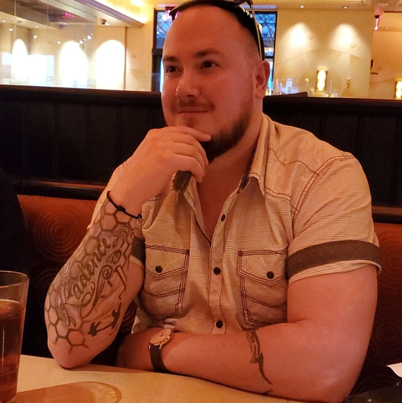 Profile Picture of Joshua Shanklin (@joshuashanklin) on Poshmark