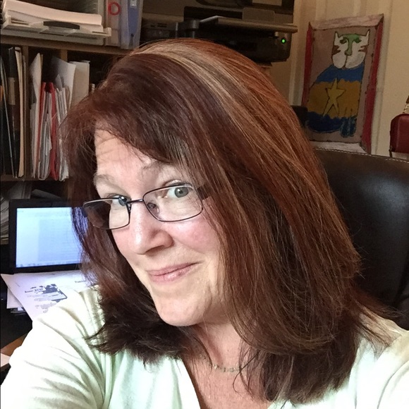 Profile Picture of Peggy Mcelgunn (@peggymcelgunn) on Poshmark